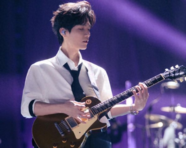 昆明配资公司 《歌手2025》陈楚生的《小情歌》，竟获得3.7分？不料却反被打脸